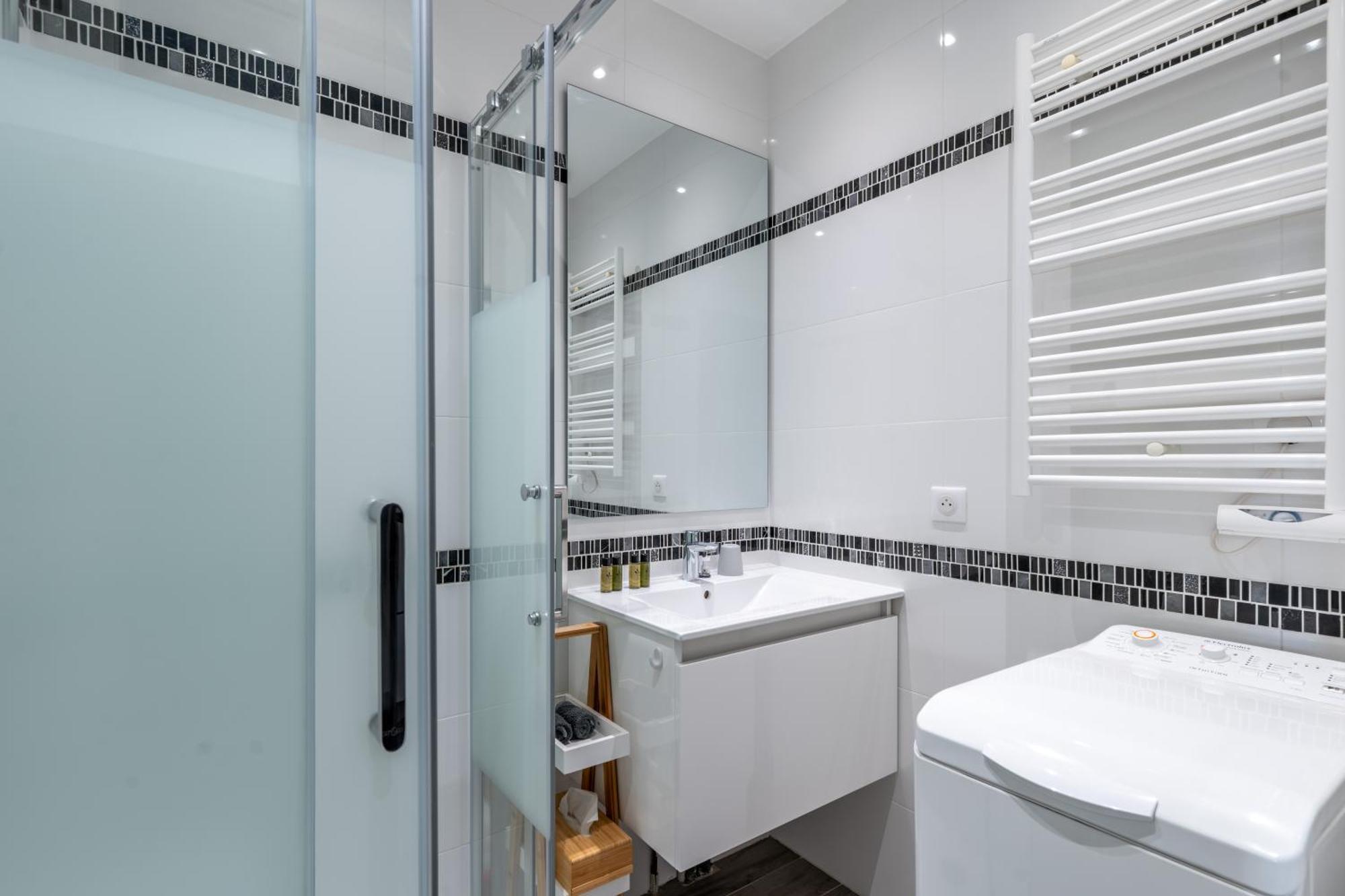 Fabuleux Appartement 2 Personnes Au Coeur De Menton, Climatise Et Proche Gares Routiere Et Sncf Luaran gambar