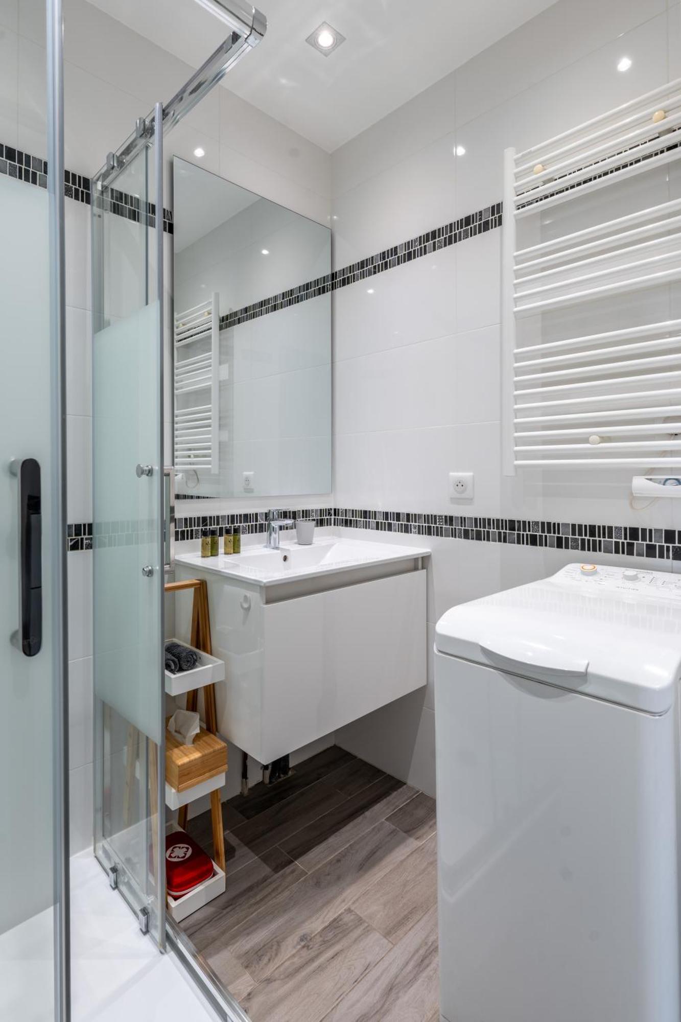 Fabuleux Appartement 2 Personnes Au Coeur De Menton, Climatise Et Proche Gares Routiere Et Sncf Luaran gambar