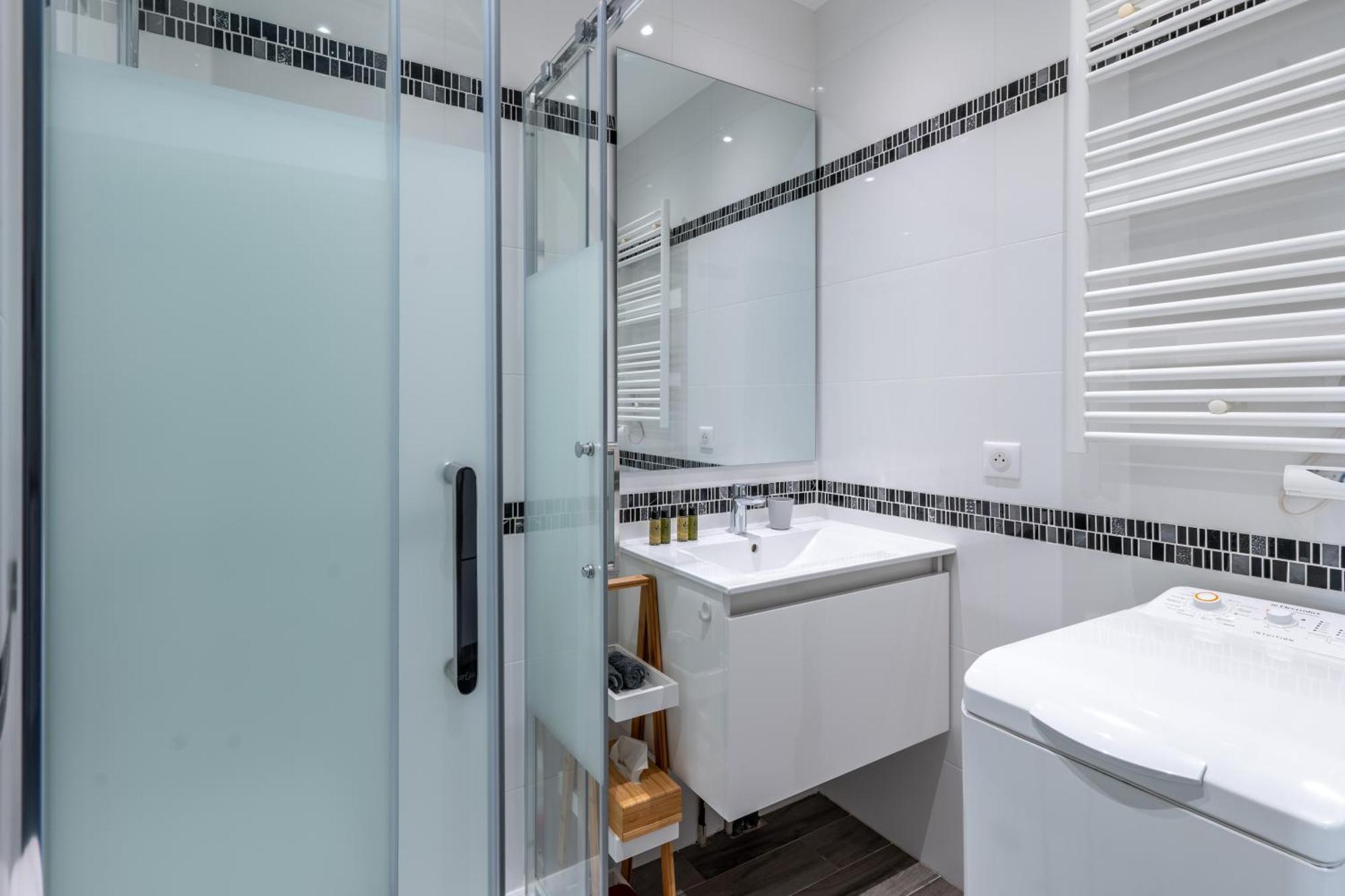 Fabuleux Appartement 2 Personnes Au Coeur De Menton, Climatise Et Proche Gares Routiere Et Sncf Luaran gambar