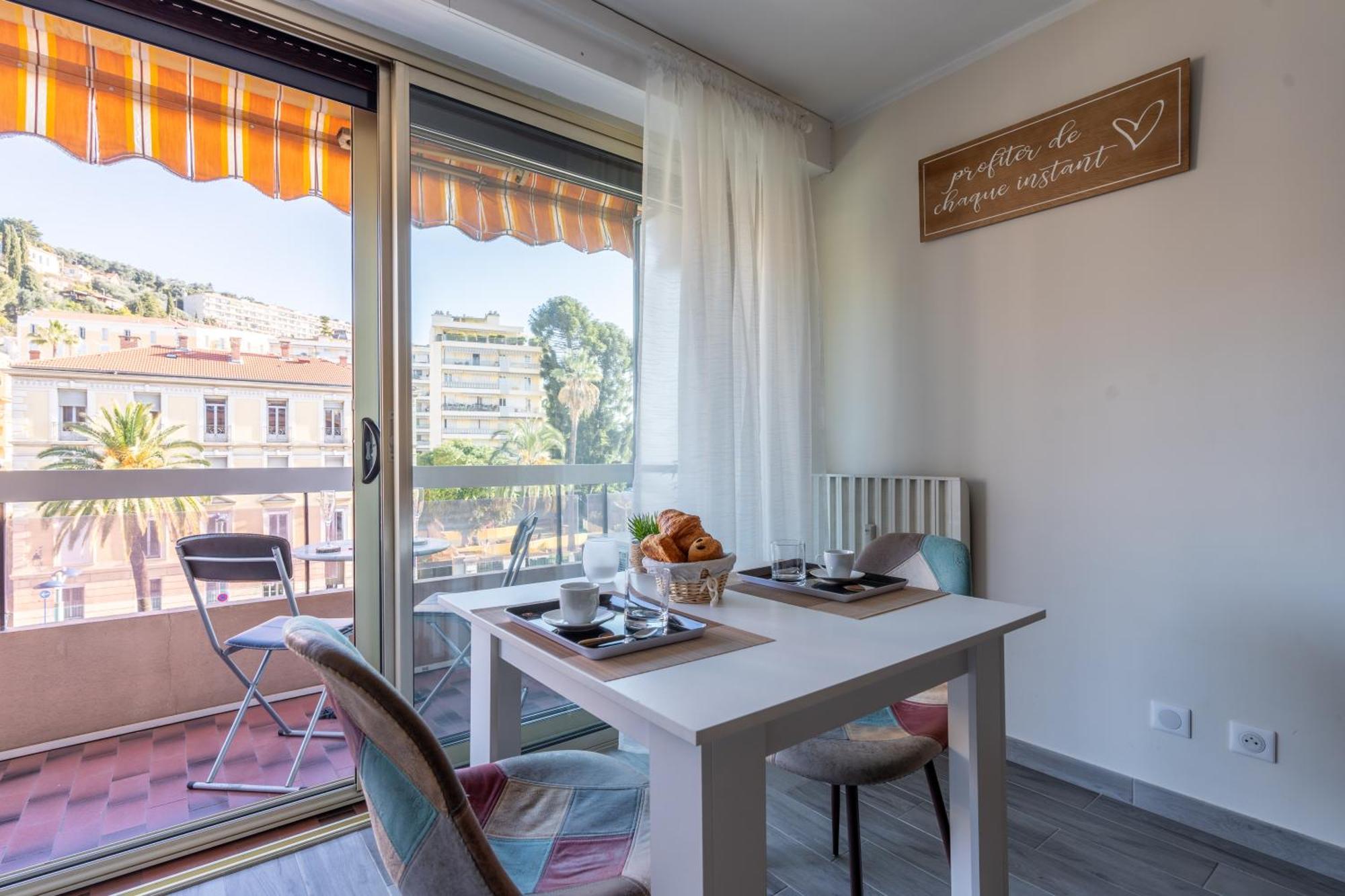 Fabuleux Appartement 2 Personnes Au Coeur De Menton, Climatise Et Proche Gares Routiere Et Sncf Luaran gambar